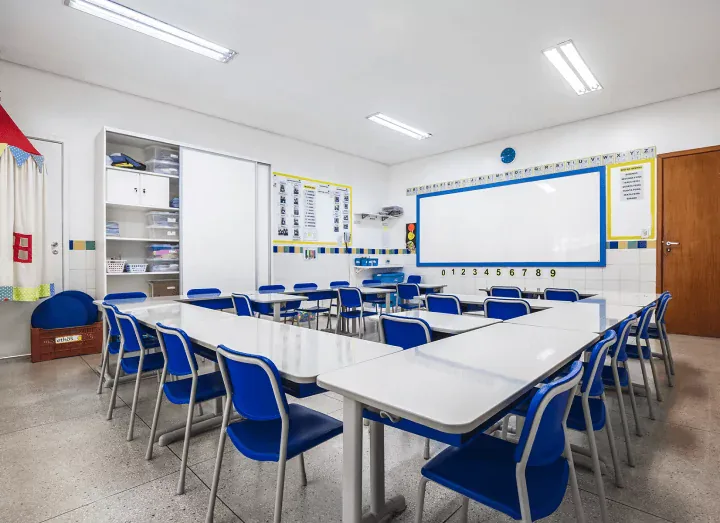 Ambiente da unidade Ethos Bueno preparado para a rotina pedagógica.
